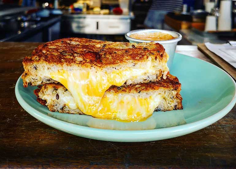 el-union-coffee-grilled-cheese