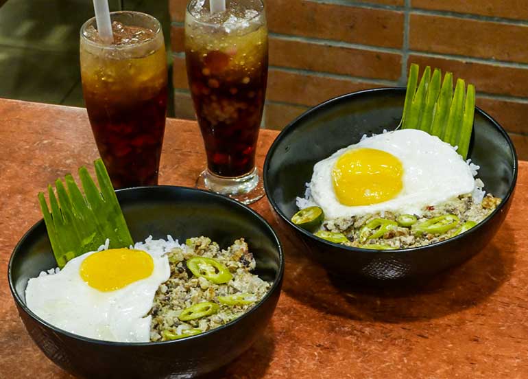chicken sisig rice bowl, sago't gulaman