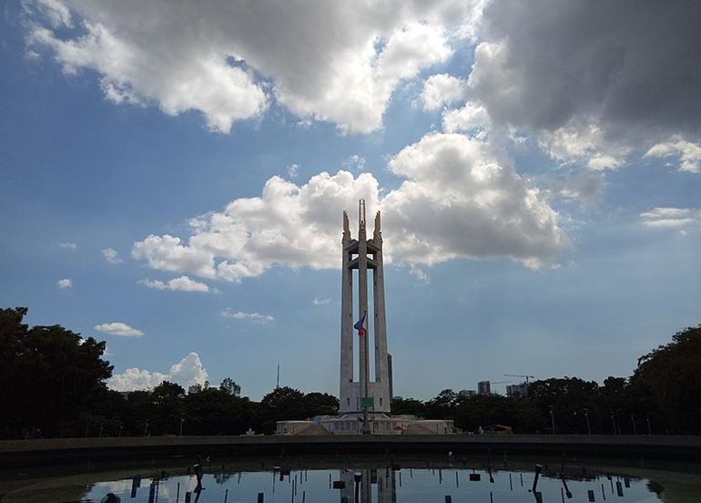 quezon-city-memorial-circle-statue