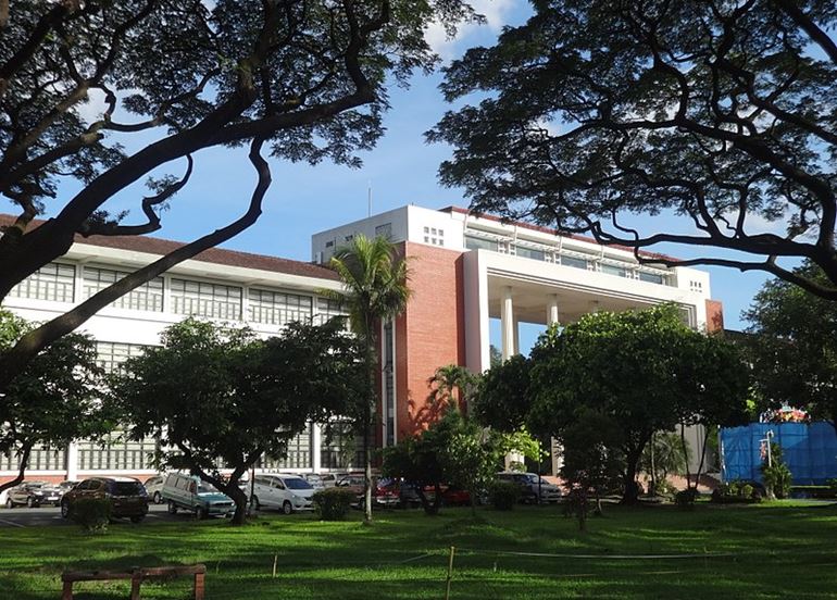 university-of-the-philippines-main-hall