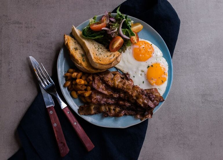 bacon-eggs-breakfast