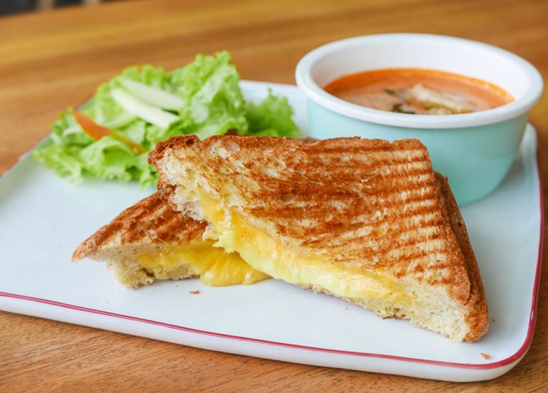 the-clubhouse-grilled-cheese-sandwich