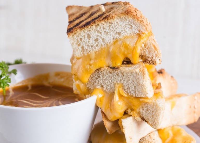 grilled-cheese-with-tomato-soup