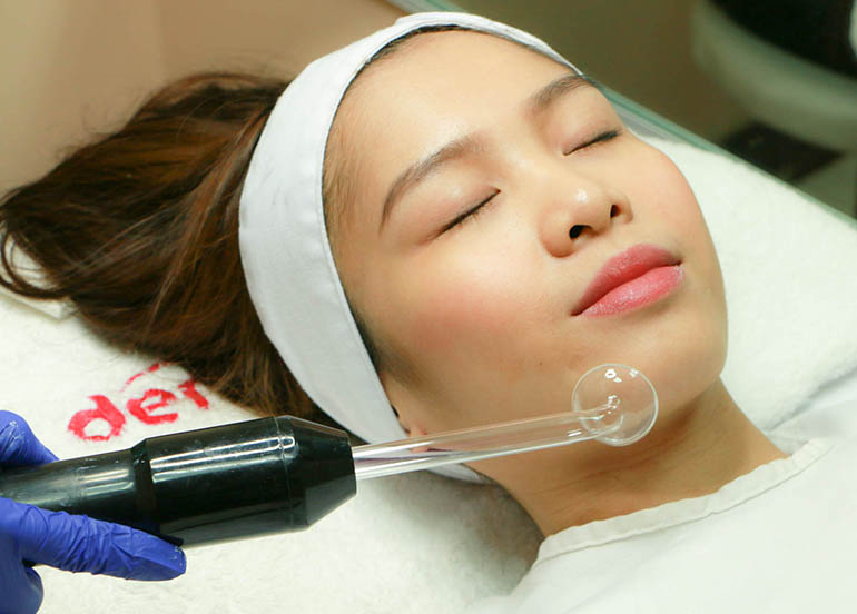 Dermclinic Services Whitening Facial