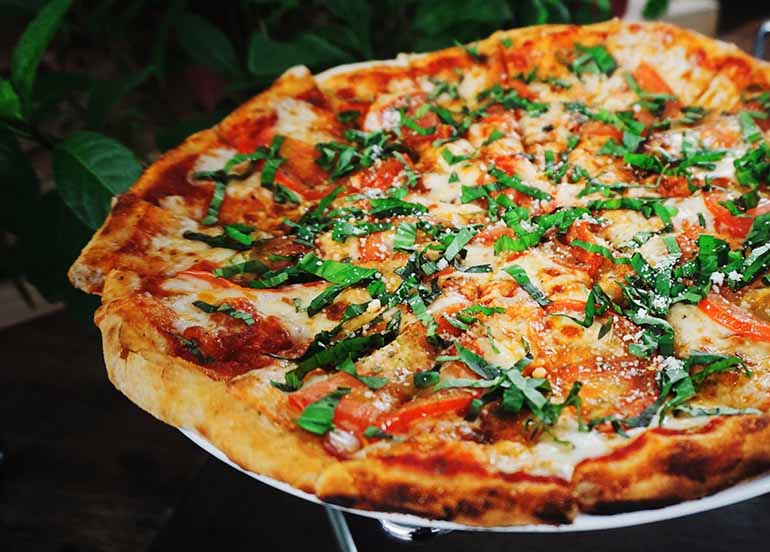 Margherita-Pizza-from-The-Dining-Room-at-Gourmet-Farms