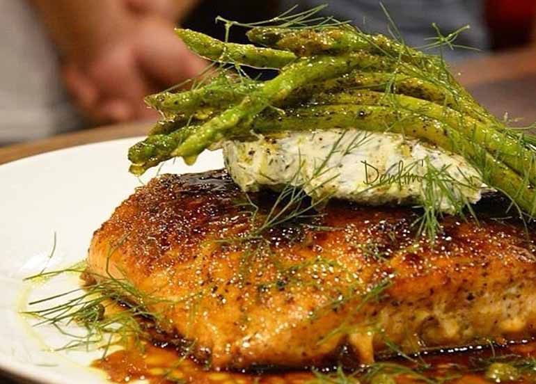 Broiled Salmon and Asparagus in Dill Cream from Denlim's Kitchen