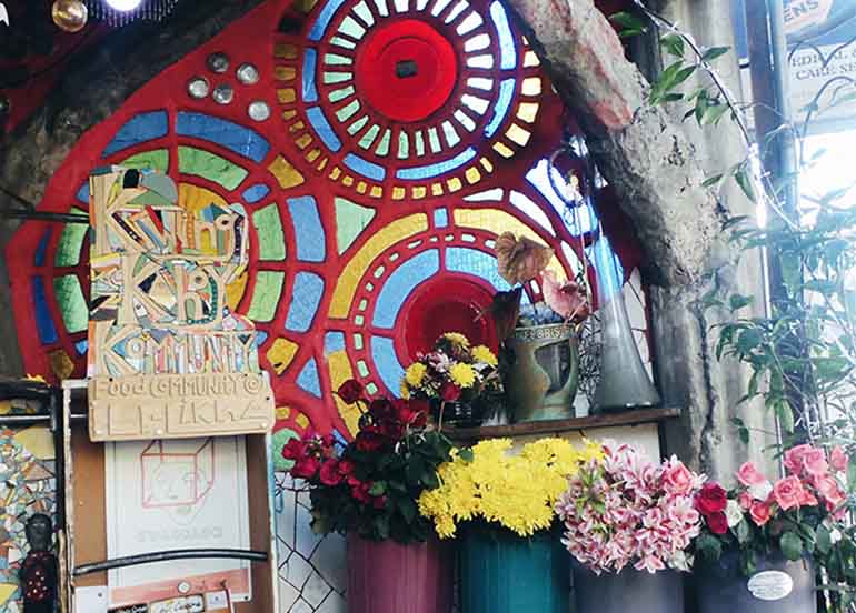 Art and Trinkets from Ili-Likha Artist Village