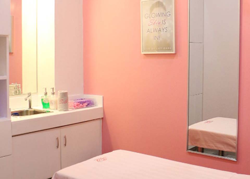 pink-waxing-room