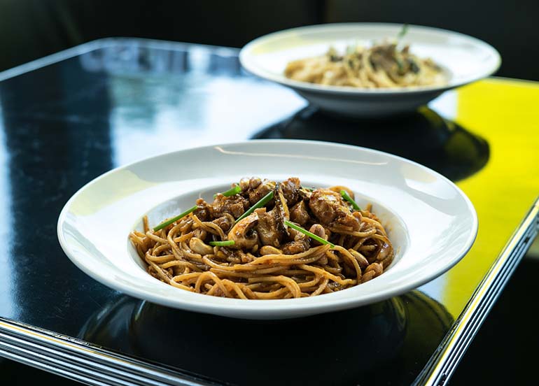 charlie-chan-yellow-cab-with-alfredo-pasta