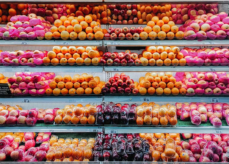 fruits-in-grocery-aisle