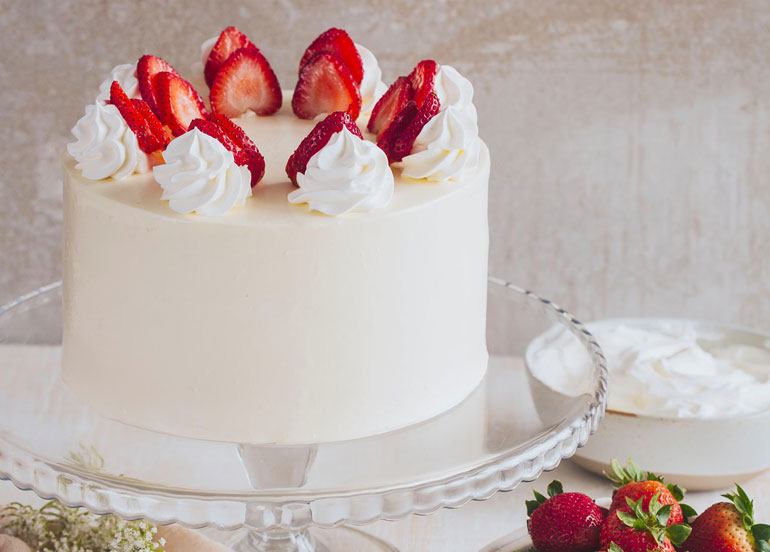 mary-grace-cafe-strawberry-short-cake