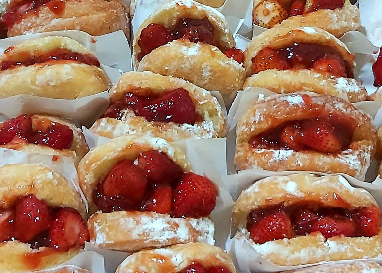 Gourmet-Cravings-strawberry-filled-dounuts