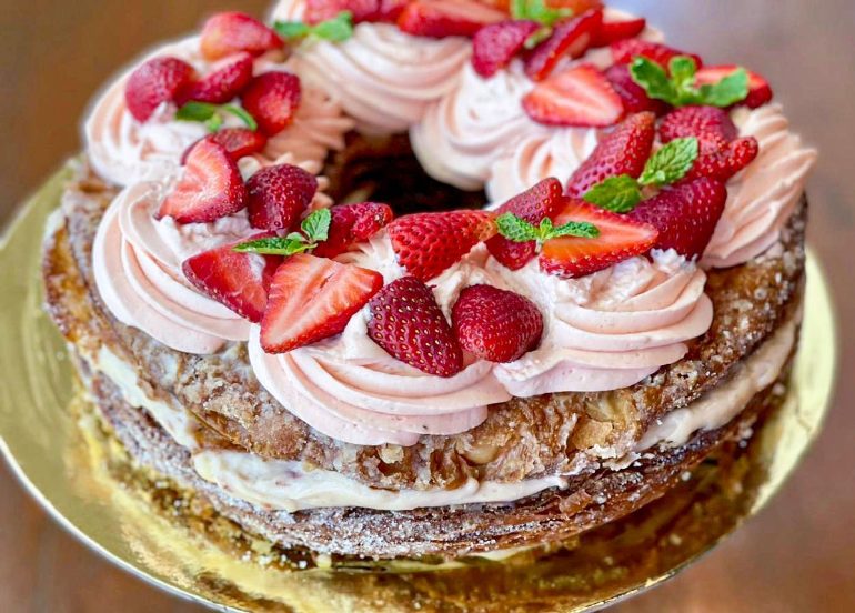 wildflour restaarant strawberry cronut cake