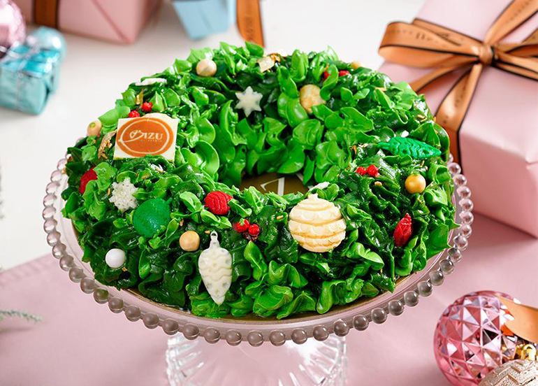 holiday wreath cake bizu