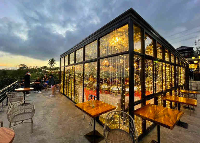 10-tagaytay-cafes-and-restaurants-to-discover-on-your-next-get-away-booky