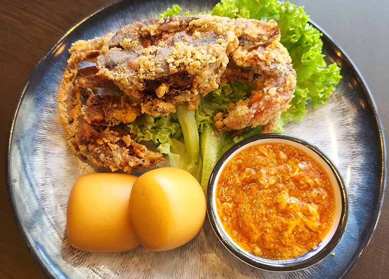 Soft Shell Crab with Chili Sauce and Fried Mantou Buns from KEK Seafood 