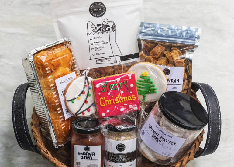 Food Gift Sets For Christmas
 10 Unique Holiday Gift Sets and Baskets for Your Loved es this