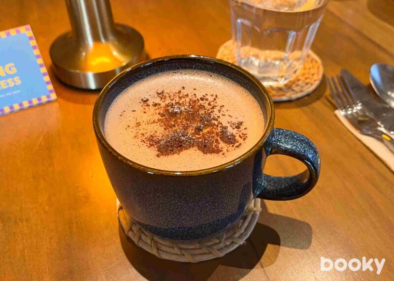 auro chocolate cafe bgc hot chocolate